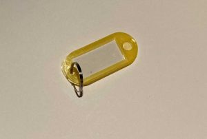 Štítek - rozlišovač na klíče s kroužkem - žlutý
