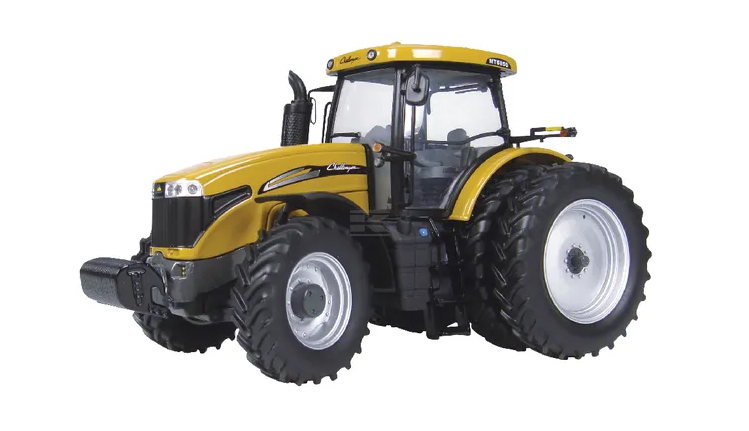 Detailně zpracovaný model traktoru Challenger MT685D v měřítku 1:32 pro sběratele a milovníky zemědělské techniky